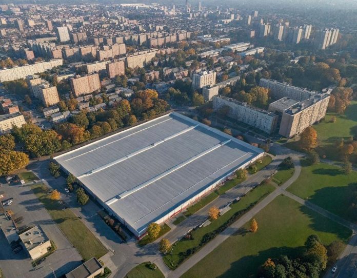 Overhead protective mesh covering urban roads and buildings as defense measure